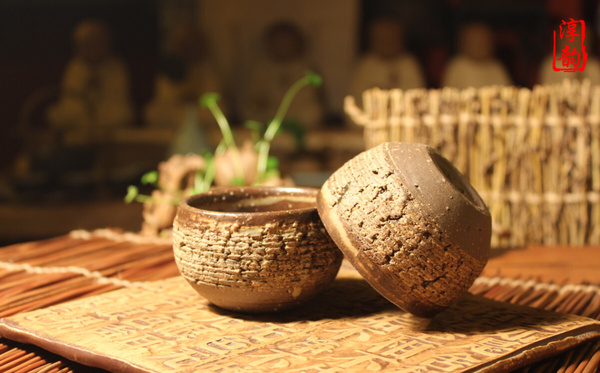 柴烧茶杯 火与土孕育的陶瓷艺术